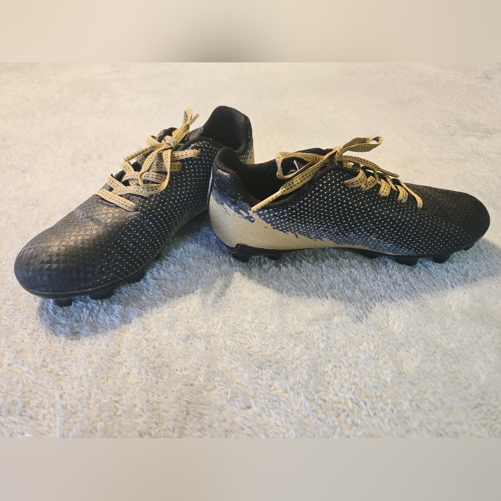 DSG Kids Soccer Cleats- Black/gold- Size 13